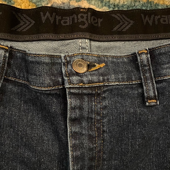 Wrangler Men’s Relaxed Bootcut Jean, 46x30 - Picture 3 of 5